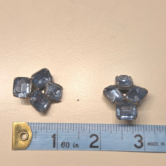 Sparkling Blue Crystal Cluster Earrings Vintage Rhinestone Clip On Mid Century - Picture 2 of 3